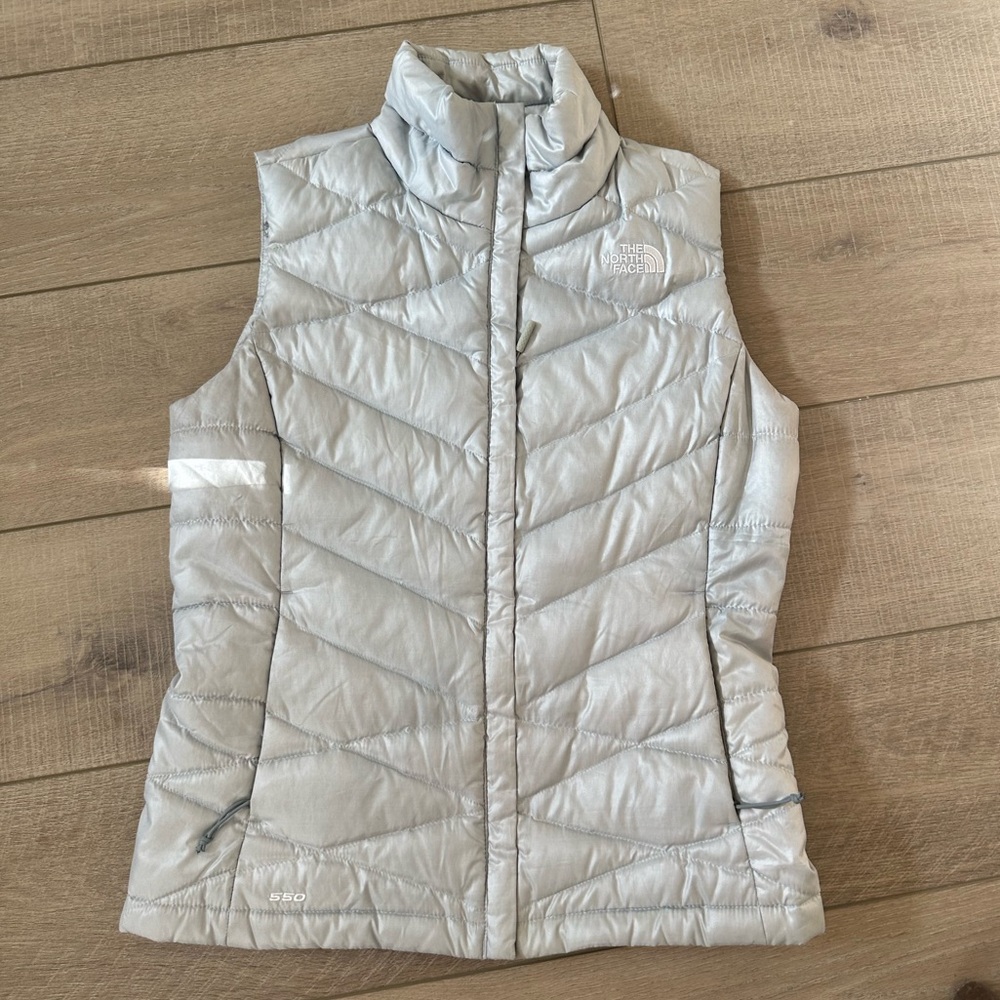 Northface 550 Puffer Vest in Grey Size Small